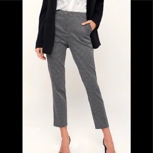 Ruffled pocket checkered pants ! 💙